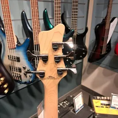 Jackson Spectra JS3V 2